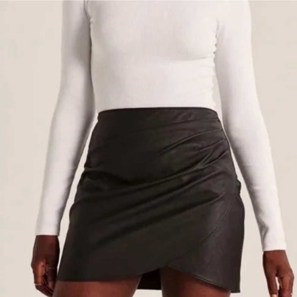 Abercrombie & Fitch Black Mini Skirt